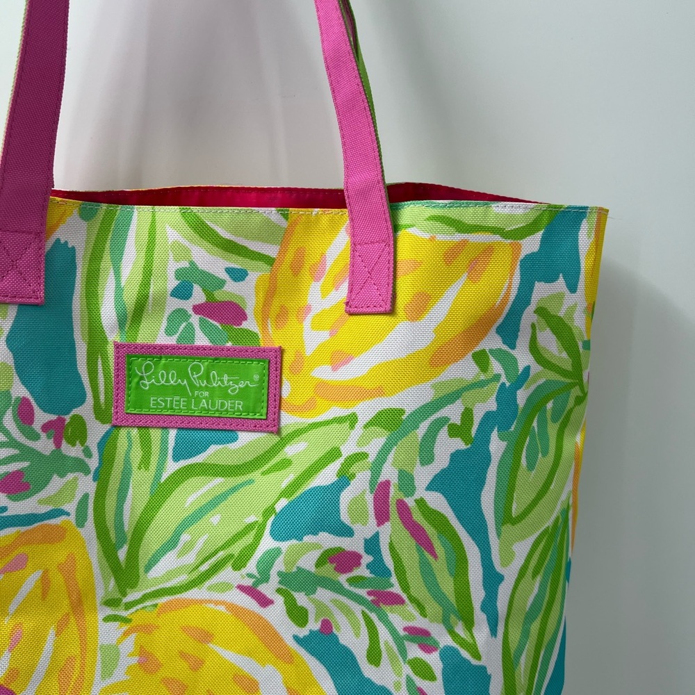 Lilly Pulitzer X Estée Lauder - Picture 4 of 12